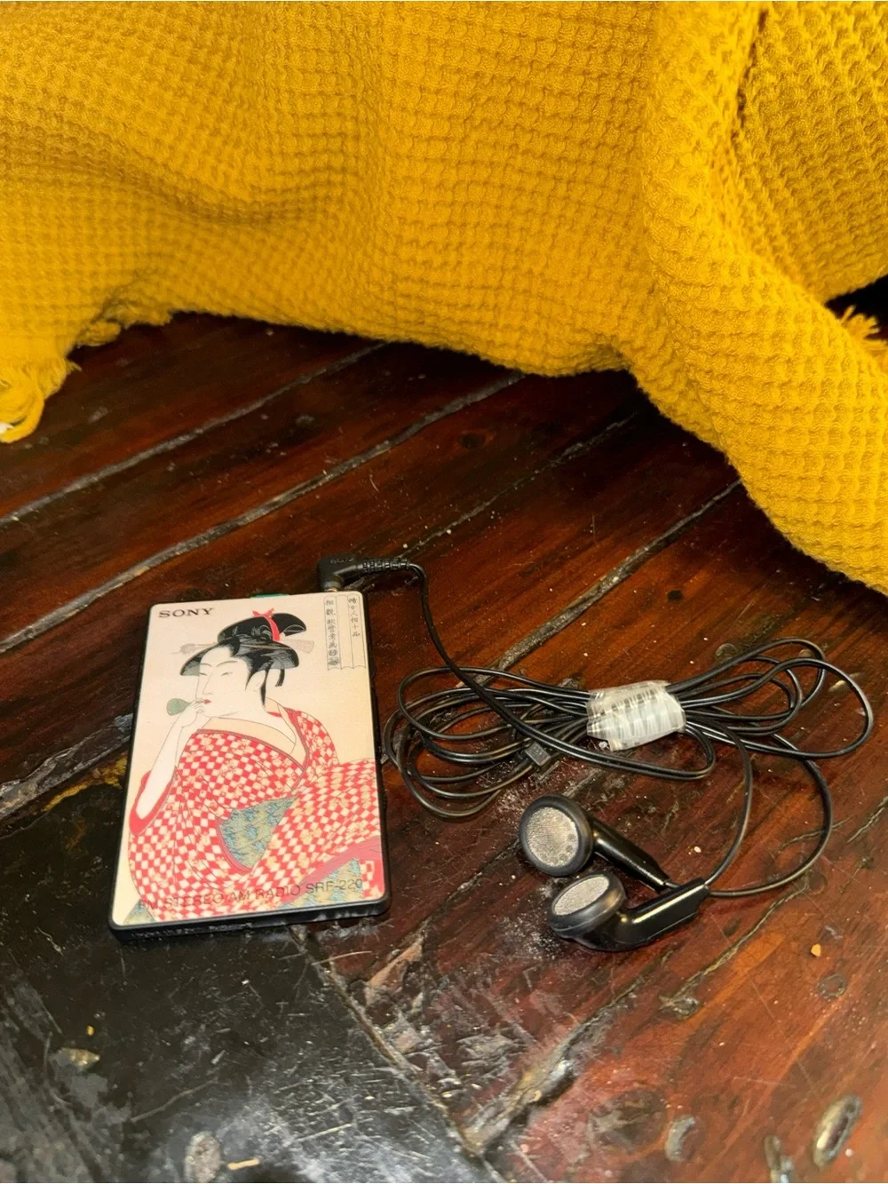 Sony Portable FM Stereo/AM Radio with Geisha Graphics